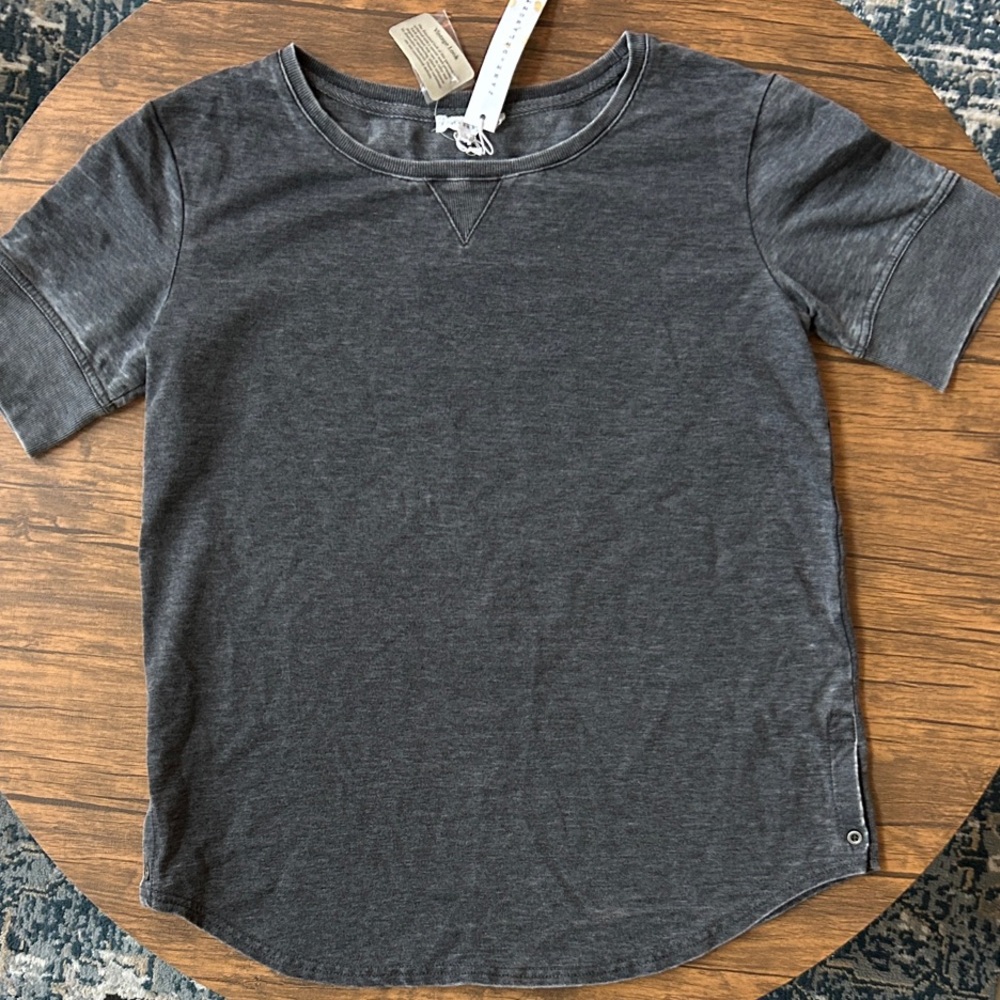 JANE & DELANCEY Size Large Vintage Wash Gray Tee | NWT | Super Soft
